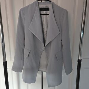 ZARA WOMAN Light Gray Blazer – Tailored & Chic